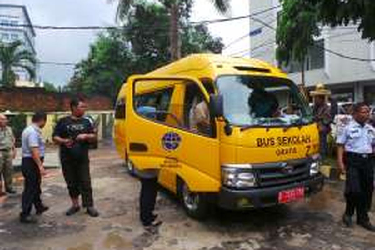 Bus sekolah kini menjangkau siswa penyandang disabilitas. Selasa (2/2/2016)