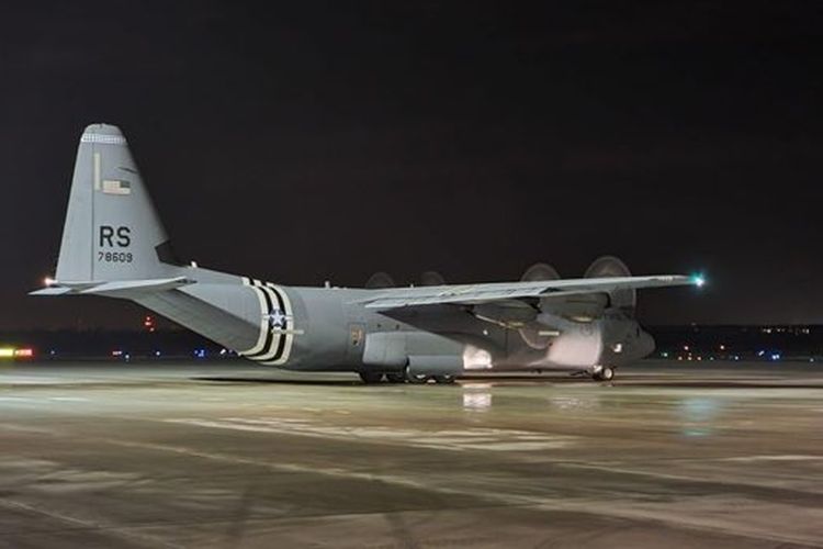Pasukan terjun payung, kendaraan lapis baja dan jet Amerika Serikat (AS) tiba di Polandia pada Jumat (4/2/2022). 