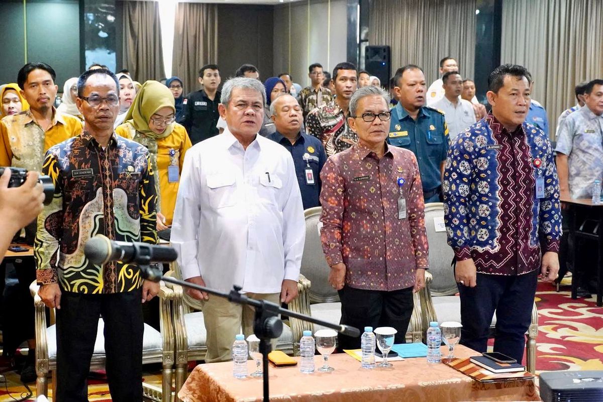 Sekretaris Daerah Provinsi (Sekdaprov) Sumatera Selatan (Sumsel) Suman Asra Supriono dalam Rapat Forum Penataan Ruang Provinsi Sumsel di Grand Atyasa, Palembang, Sumsel, Kamis (15/2/2024).
