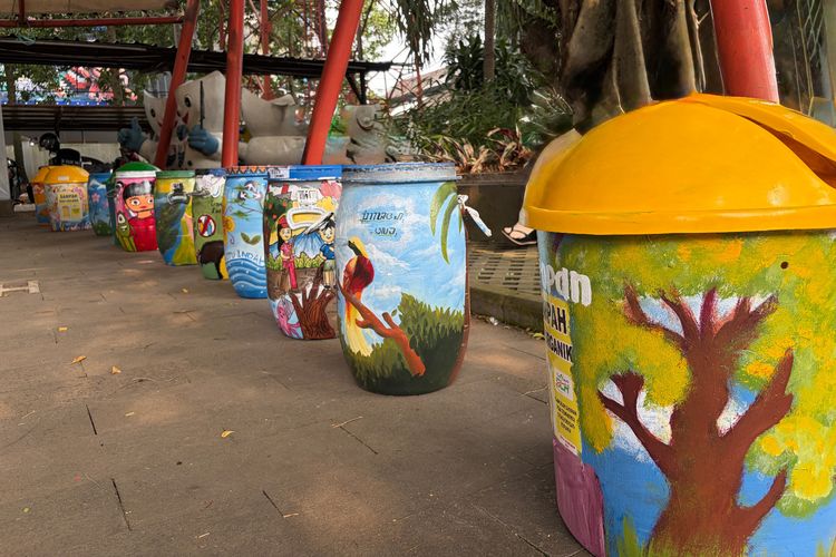 Cat Berbasis Air Warnai Tong Sampah Artistik di Cimahi 