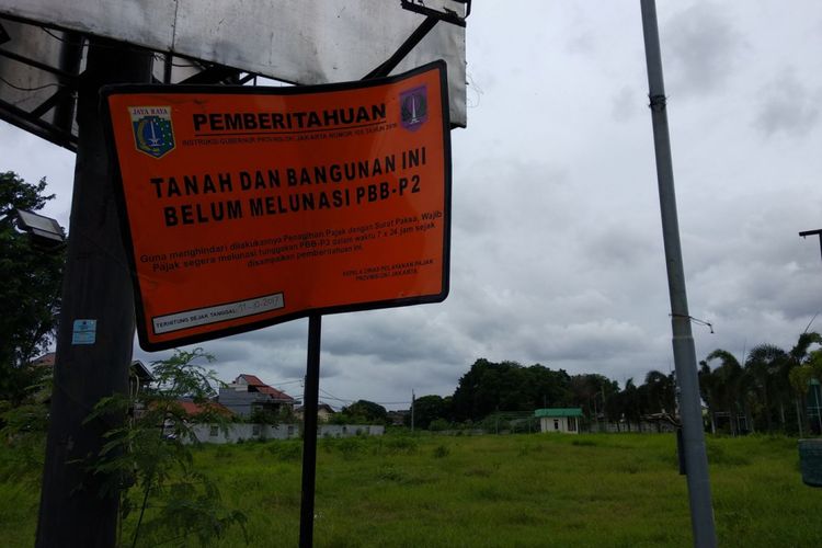 Kondisi lahan yang akan dibangun rumah DP 0 Persen program Gubernur dan Wakil Gubernur DKI Jakarta, Anies - Sandi di Pondok Kelapa, Jakarta Timur, Senin (27/11/2017).  Pembangunan rencananya akan dimulai tahun depan