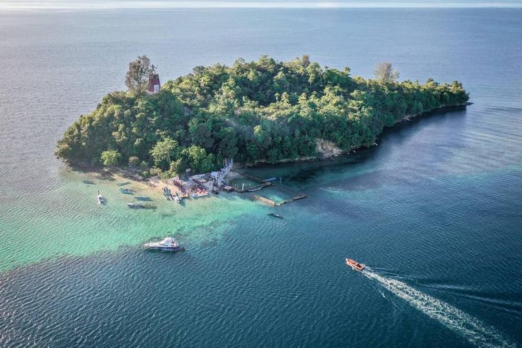Pulau Tubir Seram di Kabupaten Fakfak Papua Barat