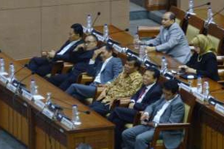 Ketua Umum Partai Golkar Setya Novanto pada rapar paripurna pemberhentian Ketua DPR RI Ade Komarudin dan pengangkatan dirinya, di Kompleks Parlemen, Senayan, Jakarta, Rabu (30/11/2016)