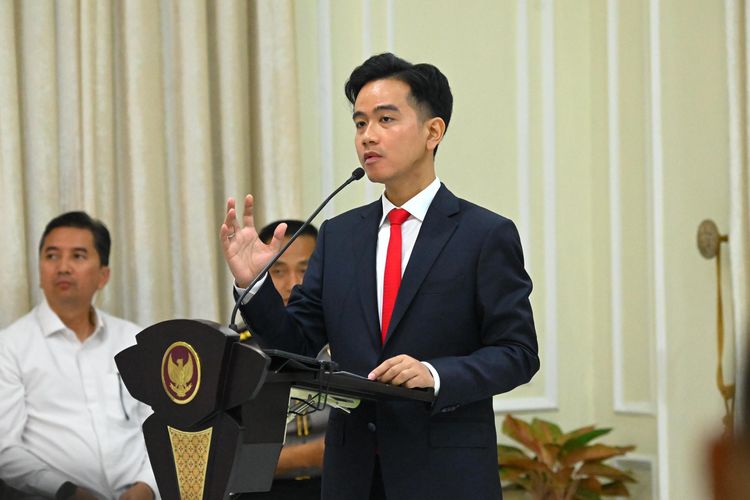 [HOAKS] Gibran Umumkan Dana Bantuan Pemerintah Rp 100 Juta