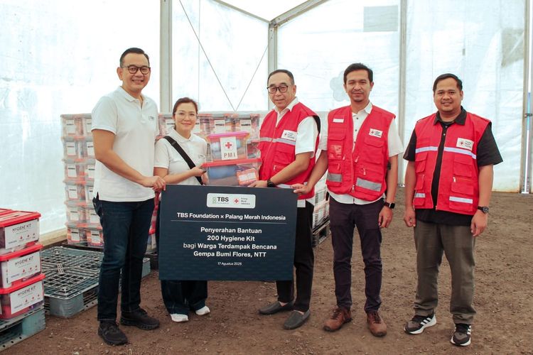 TBS Foundation Salurkan Bantuan untuk Pengungsi Gempa NTT