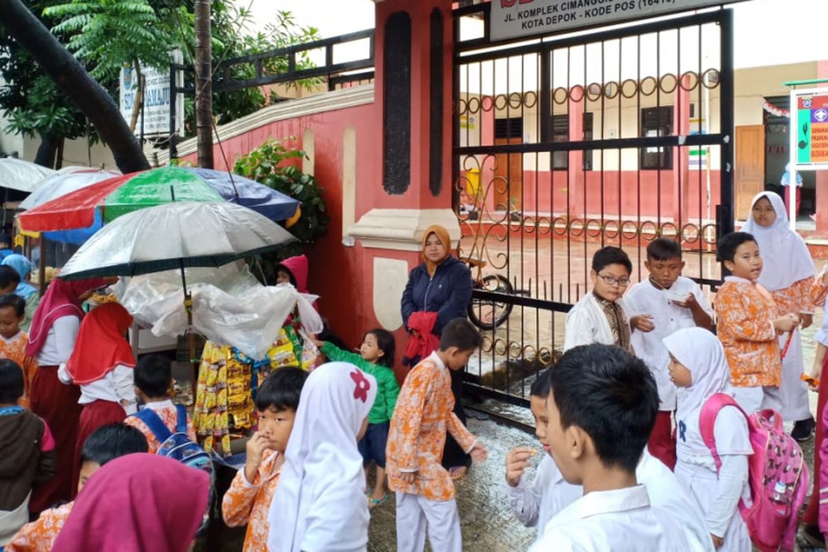 SD Sukamaju, salah satu anak muridnya yang terkena virus Hepatitis A, di Cilodong, Depol, Senin (28/1/2019).