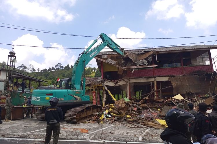 Pemilik Bangunan Liar di Puncak Bogor Protes Restoran Besar Kebal Pembongkaran