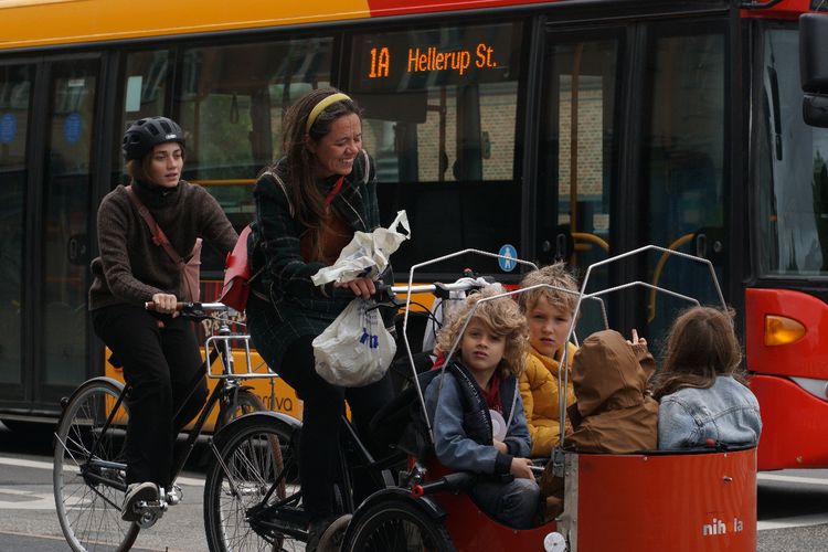 Sepeda kargo pun menjadi salah satu jenis sepeda populer di Kota Kopenhagen.