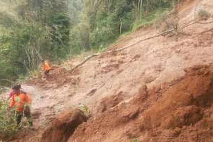 Lokasi bencana longsor di lereng Gunung Sumbing, tepatnya Dusun Dukuhsari, Desa Pengarengan, Kecamatan Kaliangkrik, Kabupaten Magelang, Selasa (29/11/2016).
