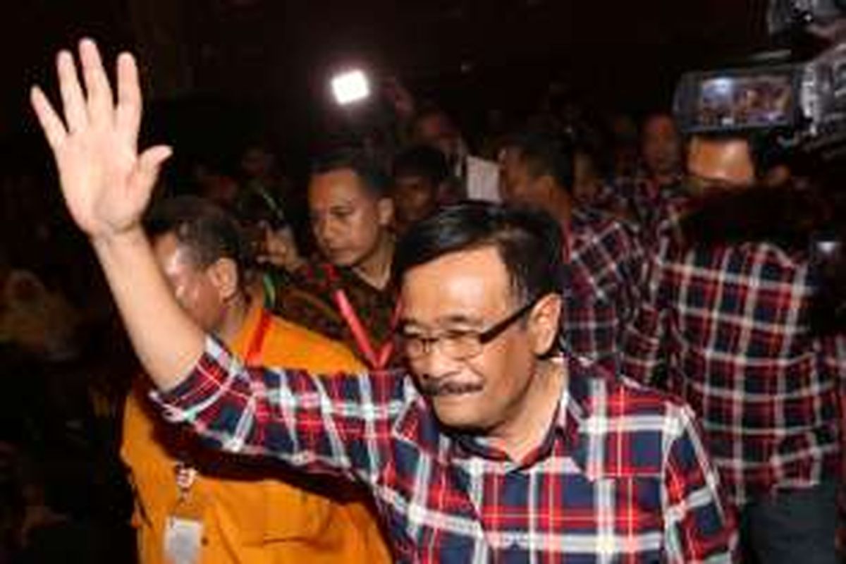 Calon wakil gubernur DKI Jakarta, Djarot Saiful Hidayat, saat memasuki lokasi pengundian nomor urut cagub-cawagub,  JIExpo Kemayoran, Jakarta Pusat, Selasa (25/10/2016).