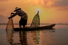 Perahu Nelayan Karam di Pantai Wisata, Tim SAR Ingatkan Laut Selatan Gelombangnya Tidak Tertebak