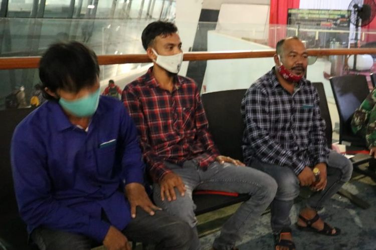 Nelayan Aceh yang pulang ke kampung halamannya setelah 2,5 tahun mendekam di penjara India karena dituduh melintasi batas negara secara ilegal.