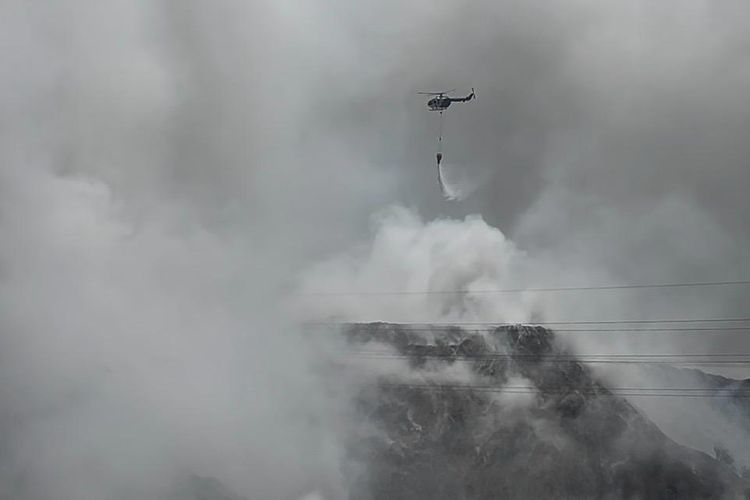 Kebakaran TPA Putri Cempo, Helikopter 