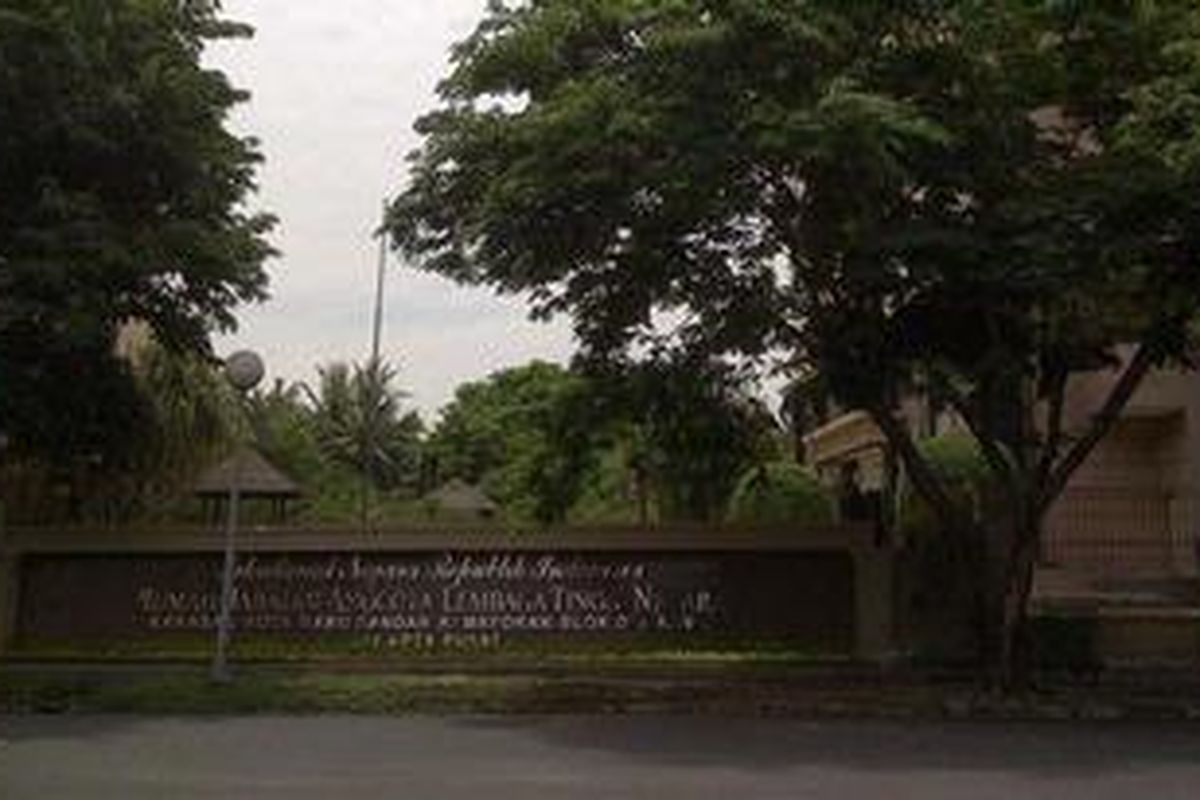 Di apartemen inilah rumah dinas Achmad Yamanie, hakim agung yang mengundurkan diri.