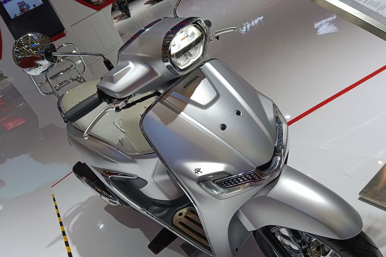 Honda Stylo 160 Silver Style