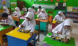 PCO: Makan Bergizi Gratis Sumbang 0,1 Persen ke Pertumbuhan Ekonomi RI 2025