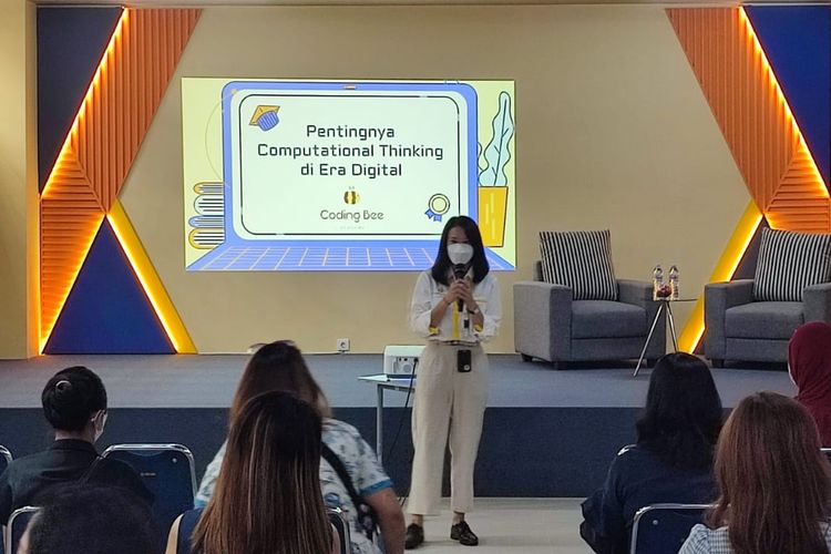 Foto : Hour of Code: Cara Seru Belajar Coding dalam Satu Jam bersama ...