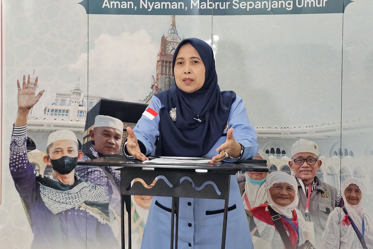 Musytasyar dini yang tergabung dalam Petugas Penyelenggara Ibadah Haji (PPIH) Arab Saudi, Badriyah Fayumi. (Kemenag Sulsel)