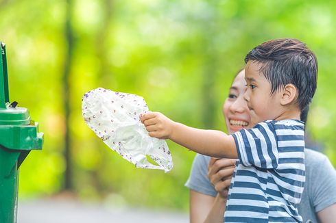 Ajarkan Anak Kelola Sampah Sejak Dini di Rumah dengan Cara Ini