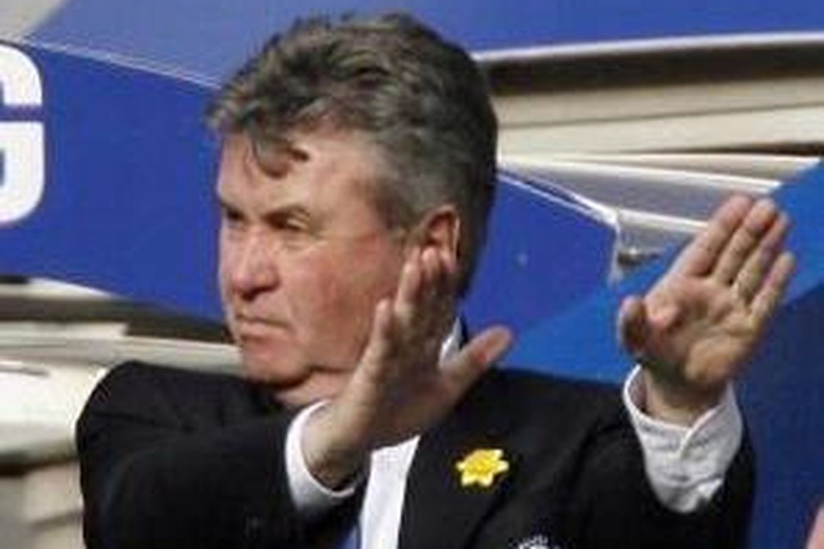 Pelatih Chelsea, Guus Hiddink, memperingatkan pemainnya untuk tidak bermain santai.