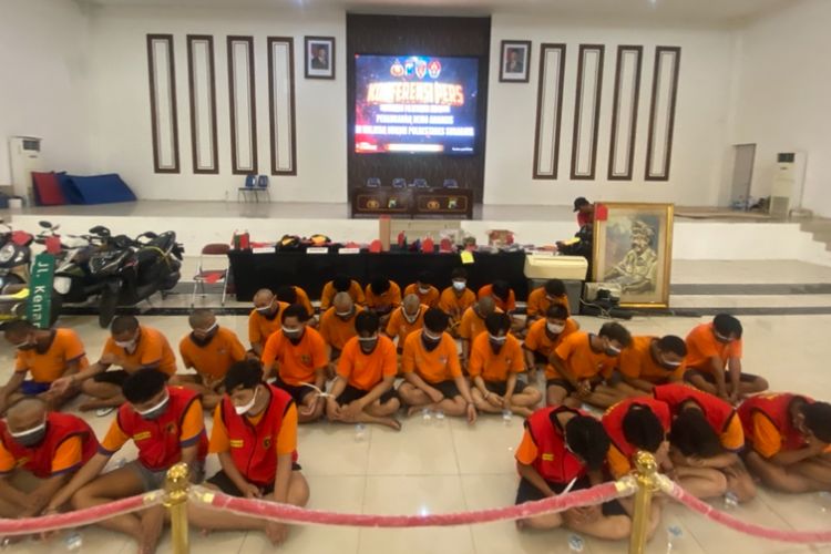 33 tersangka kerusuhan saat aksi di Surabaya, Jumat (5/9/2025).