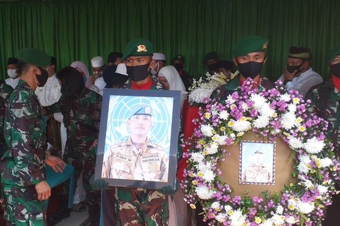 Gubernur Riau Melayat Prajurit TNI yang Gugur di Kongo, Sebut Rama Wahyudi Sebagai Pahlawan