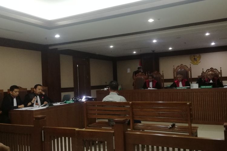 Rekan pengusaha Bernard Hanafi Kalalo, Benhur Lalenoh saat bersaksi untuk terdakwa Bernard di Pengadilan Tindak Pidana Korupsi, Jakarta, Rabu (31/7/2019) 