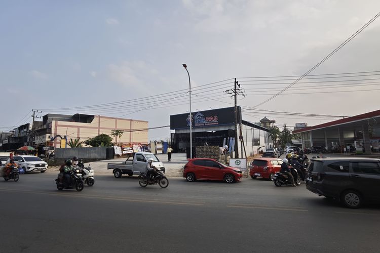 Dobel Apes Warga Samarinda Beli BBM Saat Kabut Asap: Batuk-batuk, Antre Panjang Pula