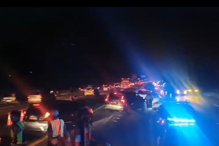 Tol Japek Malam Ini: 