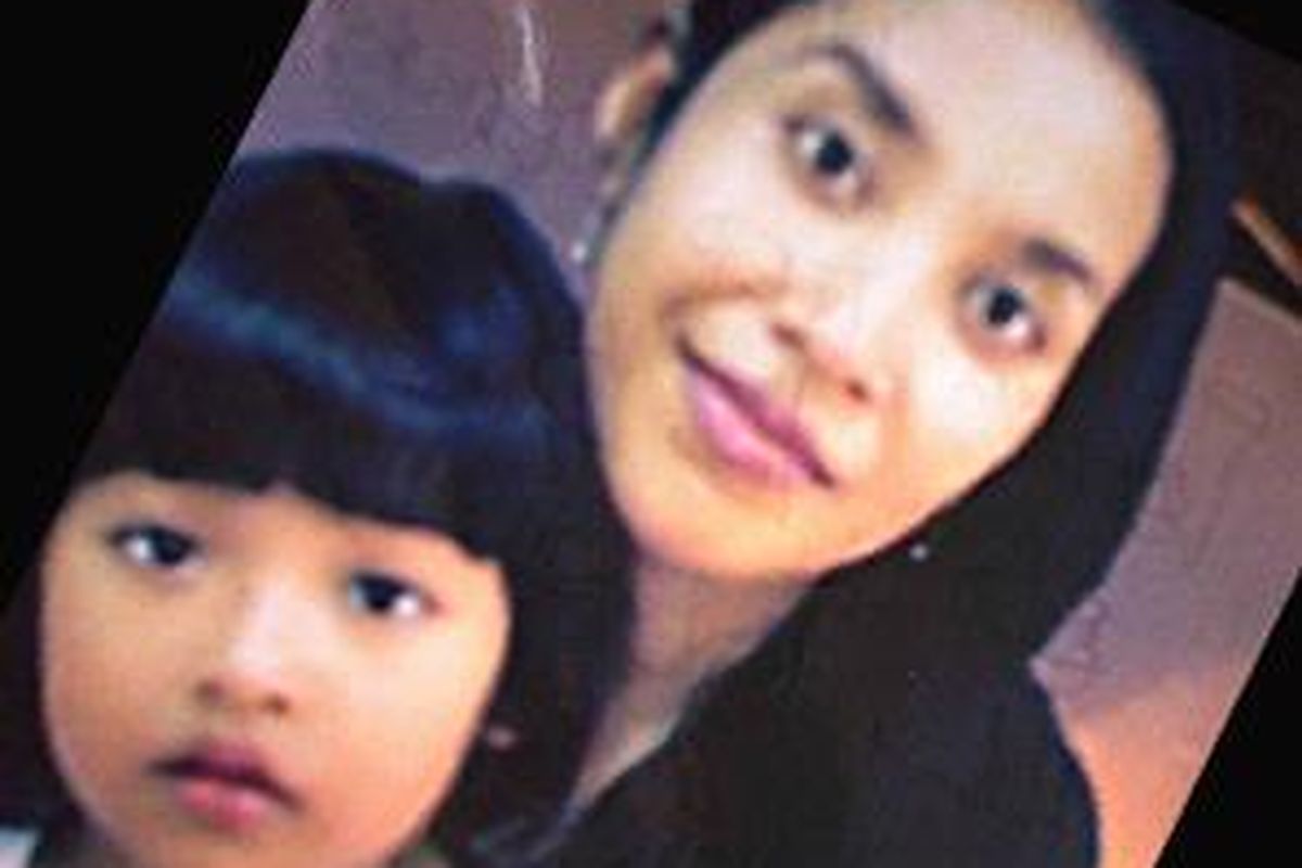 Nanik Hidayati (31) dan putrinya Sylvia Ramadani Putri (3) adalah korban pembunuhan Very Idhan Henyansyah alias Ryan (31). Mayat ibu dan anak ini dikubur dalam satu lubang di belakang rumah orangtua Ryan di Jombang, Jawa Timur.