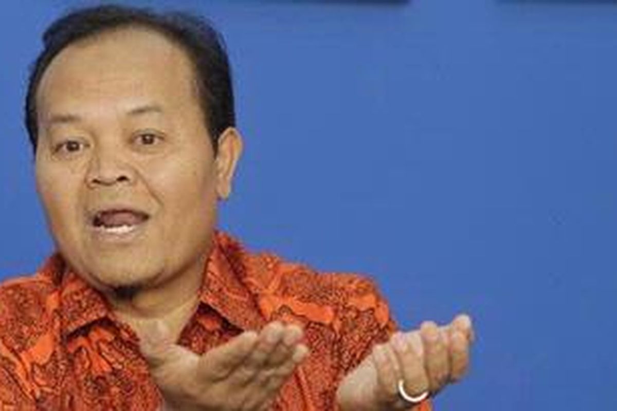 Bakal calon gubernur Hidayat Nur Wahid, saat berkunjung ke kantor redaksi Kompas.com, Palmerah, Jakarta, Senin (16/4/2012). Hidayat Nur Wahid bersama Didik Rachbini diusung sebagai bakal calon gubernur dan bakal calon wakil gubernur oleh Partai Keadilan Sejahtera untuk maju dalam pemilihan kepala daerah DKI Jakarta 2012.