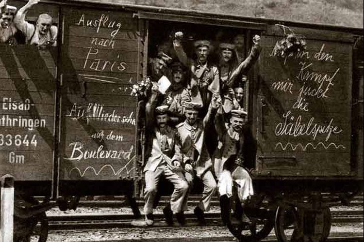 Tentara Jerman di gerbong kereta tahun 1914 menuju Paris