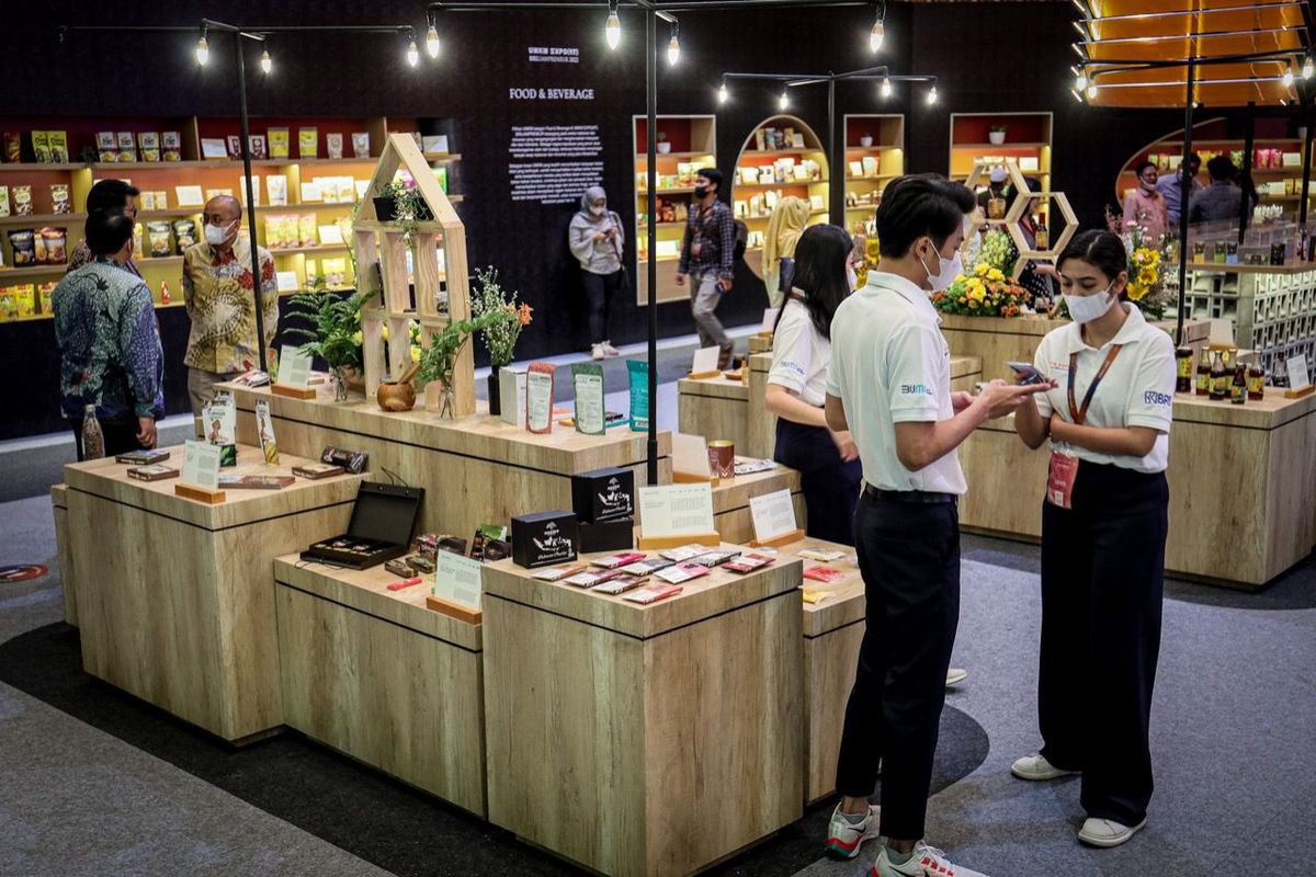 Menteri Koperasi dan UKM (MenKopUKM) Teten Masduki menyambut baik upaya pihak swasta, yang turut berkontribusi menghadirkan pusat pengembangan kawasan perdagangan bagi Usaha Mikro Kecil Menengah (UMKM) seperti kolaborasi yang dilakukan Himpunan Peritel dan Penyewa Pusat Belanja Indonesia (Hippindo) dan Cikarang Internasional City (Cinity).
