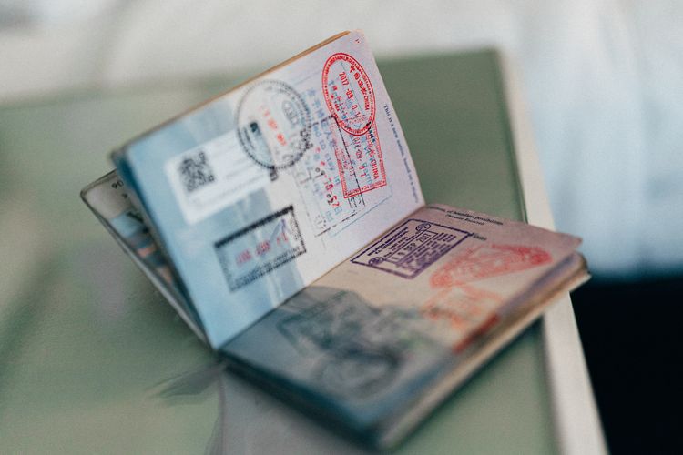 Mengurus kehilangan paspor di luar negeri