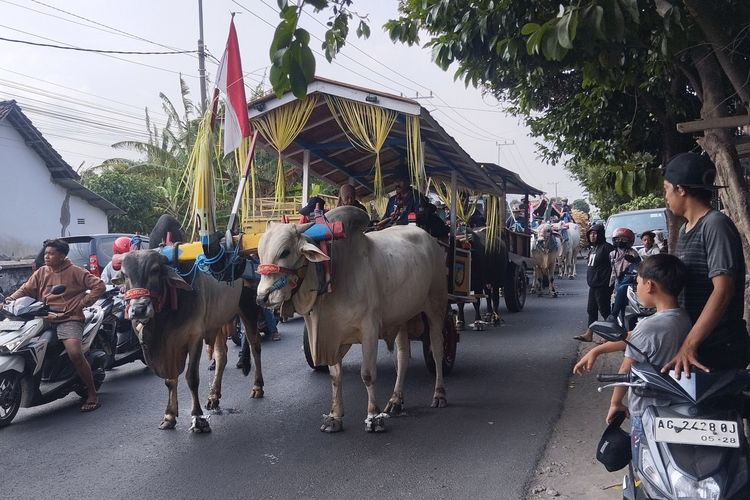 Salah satu cikar peserta parade cikar hias di Kabupaten Kediri, Jawa Timur, Sabtu (7/9/2024).