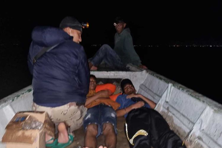 Sebagian TKI Ilegal yang berhasil diselamatkan setelah kapal yang ditumpangi mereka terbalik dan kemudian tenggelam di perairan Nongsa, Batam, Kepulauan Riau (Kepri), Kamis (16/6/2022) malam tadi.