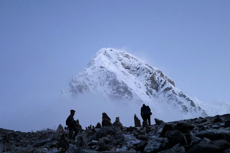 Ilustrasi base camp Gunung Everest di Khumjung, Nepal.