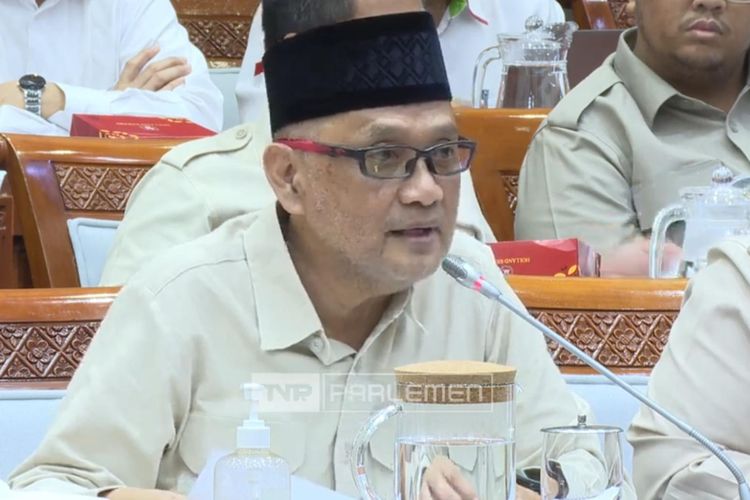 Kepala Badan Penyelenggara Haji Mochammad Irfan Yusuf dalam rapat bersama Komisi VIII DPR, Senayan, Jakarta, Selasa (4/2/2025). 