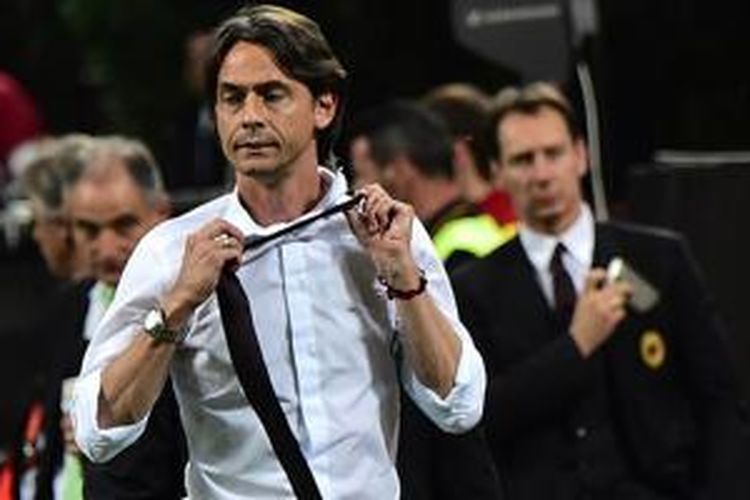 Filippo Inzaghi diusir wasit pada pengujung laga antara AC Milan dan AS Roma, Sabtu (9/5/2015). 