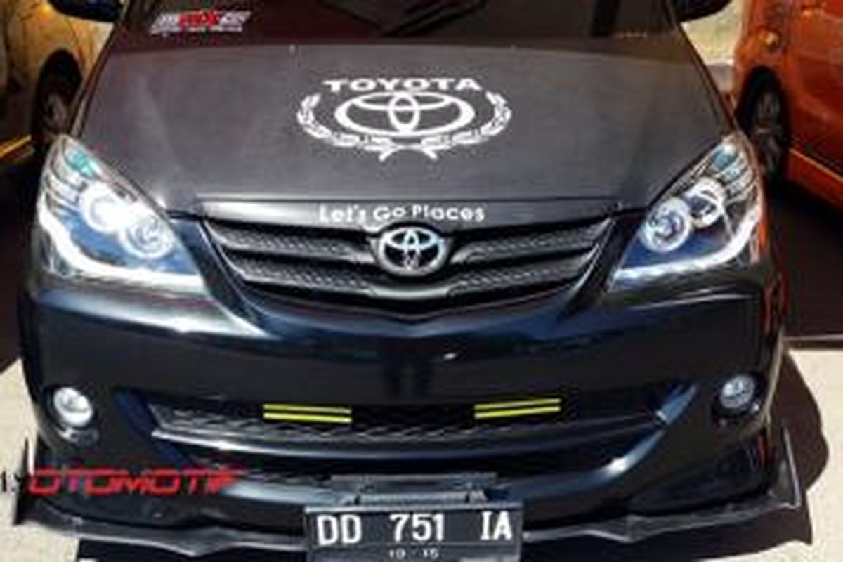 Toyota Avanza modifikasi di Makassar dalam Avanza Pop You Up 2015.