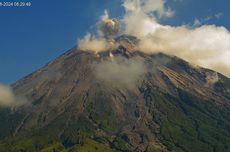 Gunung Semeru Luncurkan Guguran Material Vulkanik Sejauh 1.000 Meter