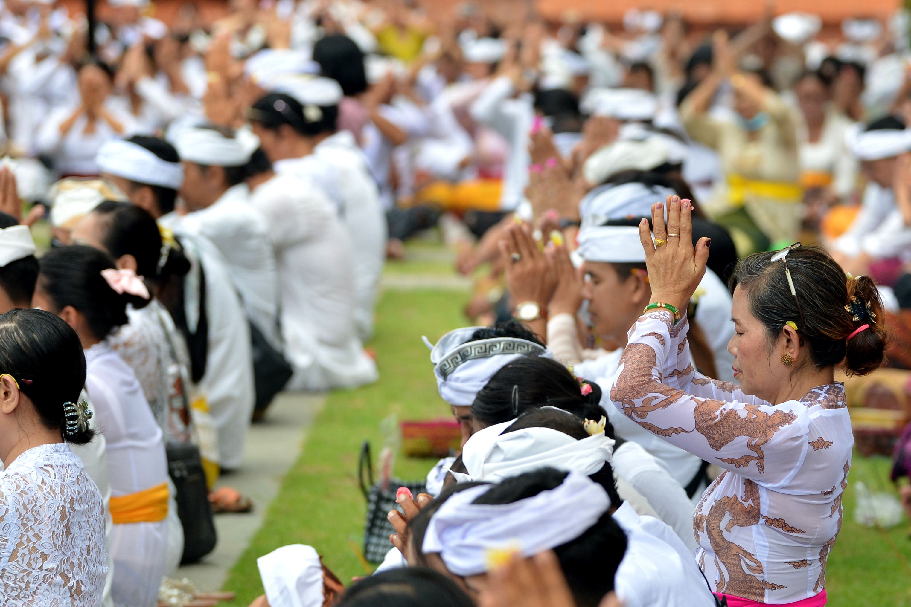 Sejarah Hari Raya Galungan dan Rangkaian Acaranya