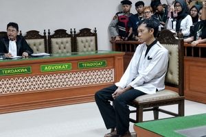 Ekspresi Datar Ririn Rifanto, Pembunuh Satu Keluarga di Indramayu Saat Divonis Mati
