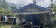 Melihat Kediaman Abah Sarnuh: Rumah dengan Listrik Nol Rupiah, Tak Tergantung Pasokan PLN