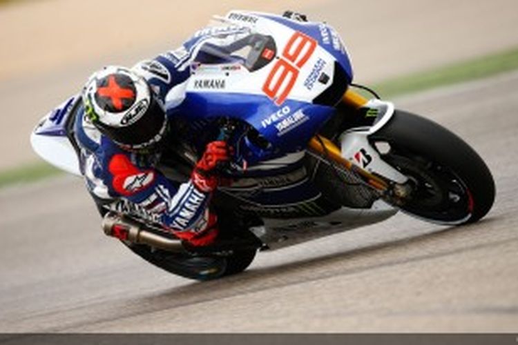 Pebalap Yamaha asal Spanyol, Jorge Lorenzo, membalap di sirkuit MotorLand Aragon, pada sesi uji coba, Rabu (19/6/2013).