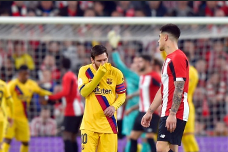 Ekspresi Lionel Messi saat laga perempat final Copa del Rey antara Athletic Bilbao vs Barcelona yang berlangsung di Stadion San Mames, Kamis (6/2/2020) atau Jumat dini hari WIB.
