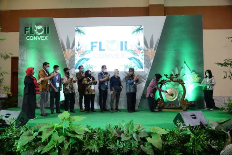 Pembukaan Floriculture Indonesia International Convex (FLOII) di Hall A Jakarta Convention Center (JCC), Jakarta, Jumat (14/10/2022) 
