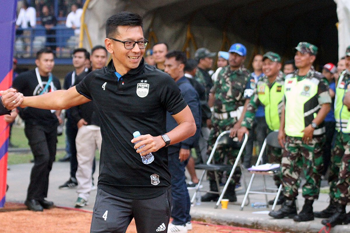 Direktur PT Persib Bandung Bermartabat, Teddy Tjahyono. 