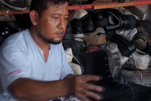 Tukang Sol Sepatu Jadi Caleg DPRD Kota Denpasar
