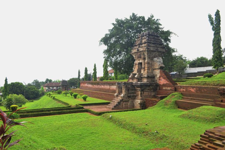 Foto : Candi Jedong, Gapura Majapahit Di Lereng Gunung Penanggungan